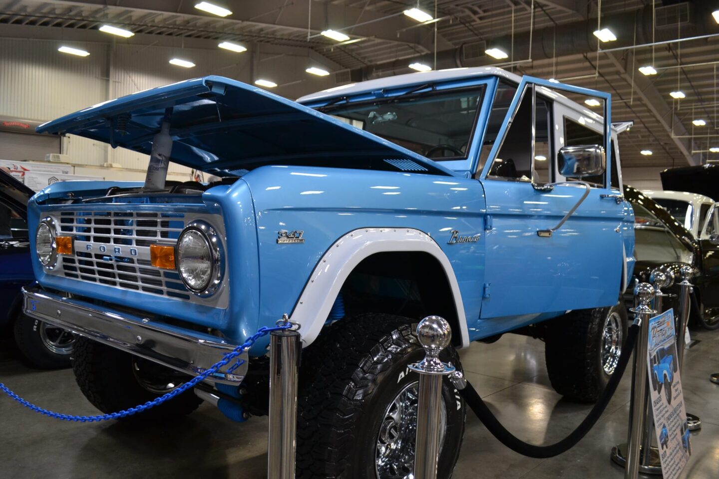 Cars at the Asphalt Angels show