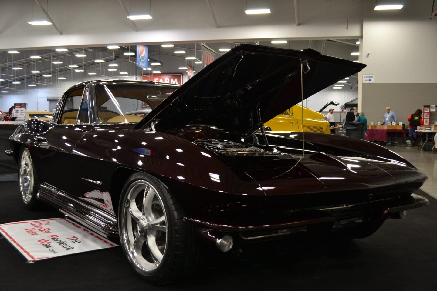 Cars at the Asphalt Angels show